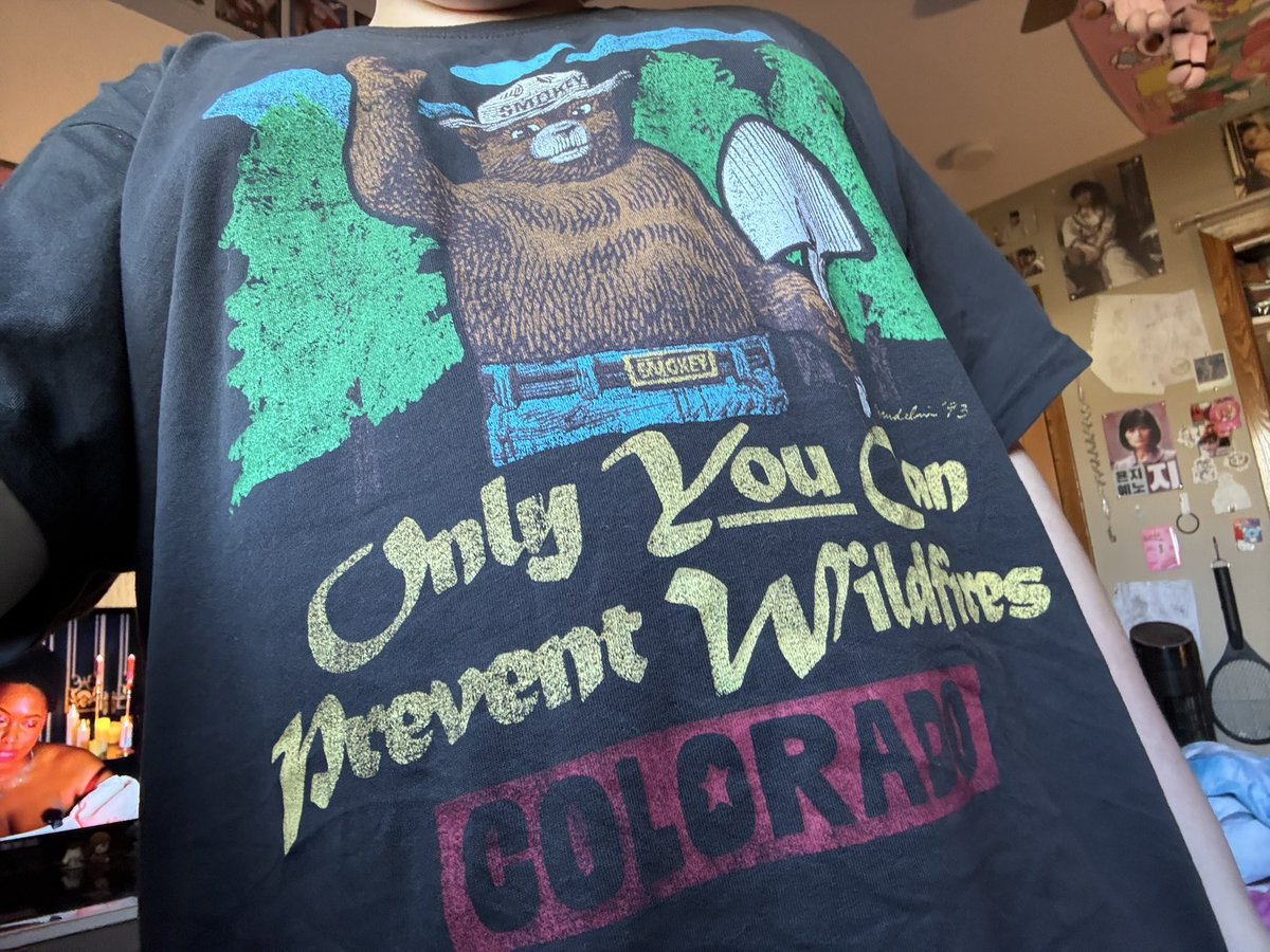 fatboyflorian's tweet photo. #tummytuesday not only is smokey hot as fuck (pun not intended) this shirt is so soft https://t.co/On8zIpj1Hx