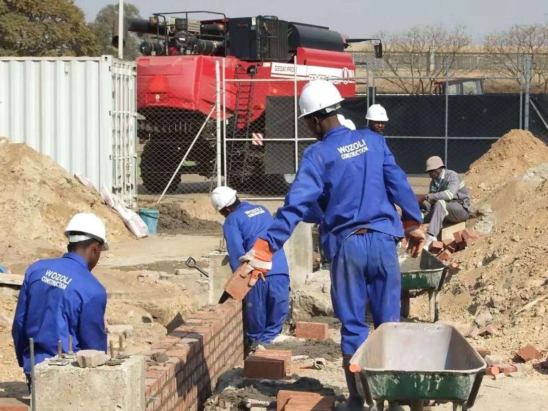 WozoliC's tweet photo. #Wozolicontractors #Harare #Zimbabwe 

Calls +263 777 512 771/ WhatsApp +263 785 469 830 https://t.co/CXpNuHaZZB