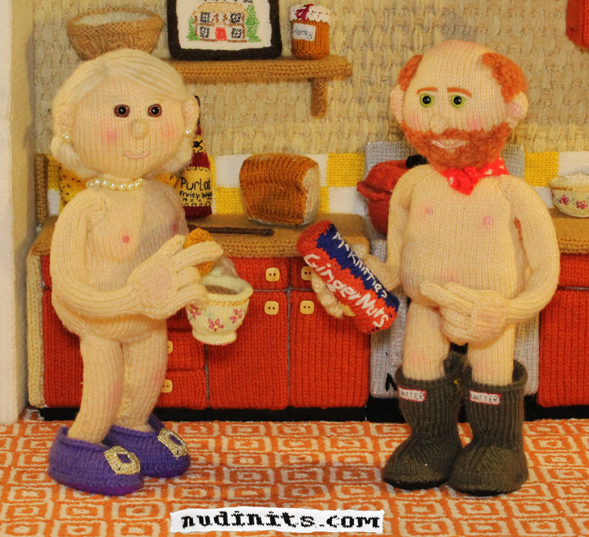 nudinits's tweet photo. Jim had popped round to dunk his ginger nuts
#nudinits #knittedanimation #knittedpuppet #bakeoff #GBBO #biscuitweek #biscuit #naughtyknitting #saucy #carryon #britishhumour #gingernuts https://t.co/UqZ0OaGT6B