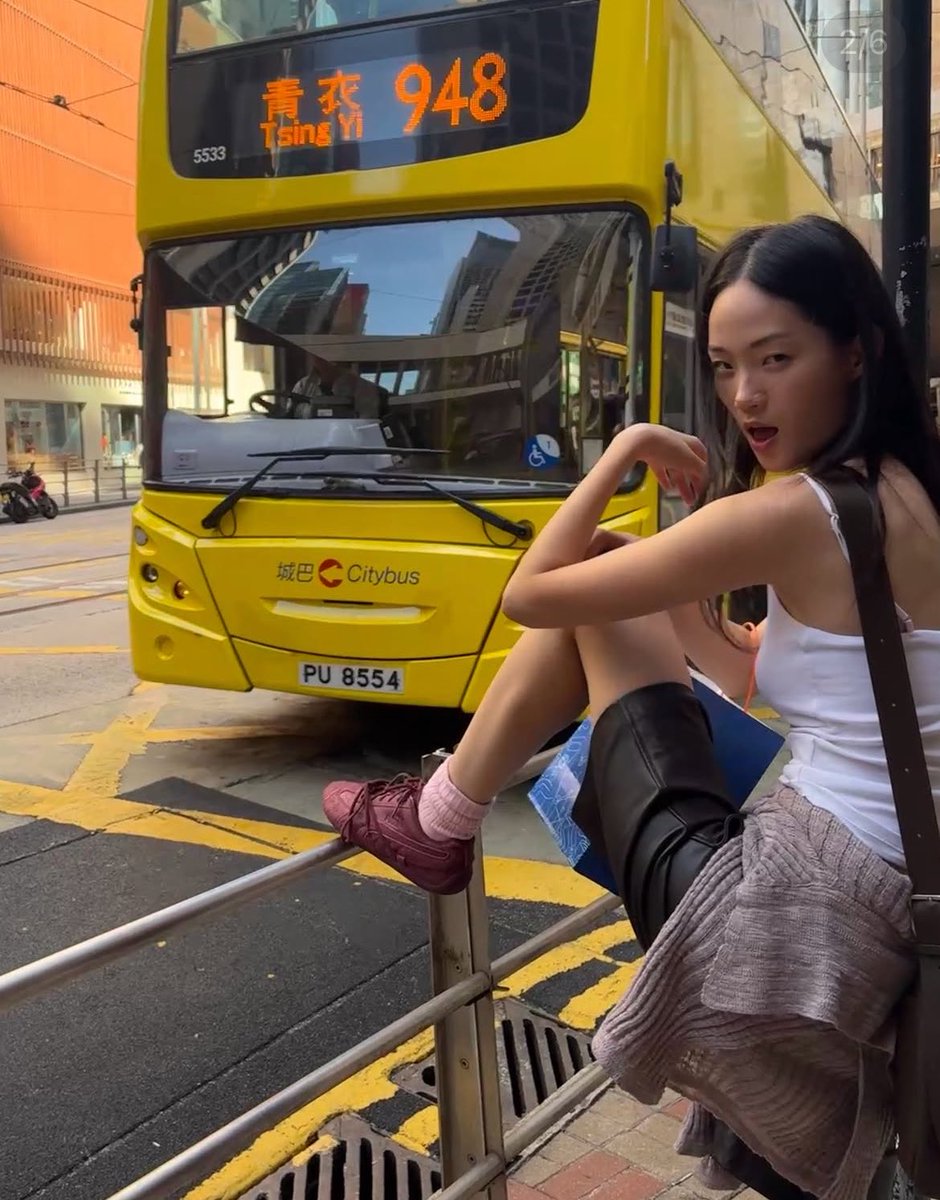 RosiebyRoseNYC's tweet photo. Shin Hyunji updates Instagram with the Rosé x Puma Speedcats, which go on sale on October 8.👟

#ROSÉ https://t.co/1zKNDcMOKF