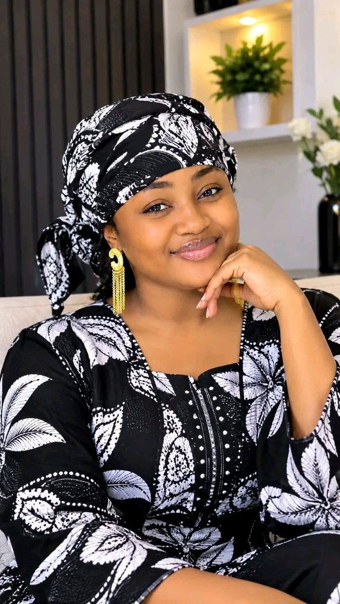 hauwaubama's tweet photo. Can I have your WhatsApp number pls? https://t.co/I9xftMVs6L