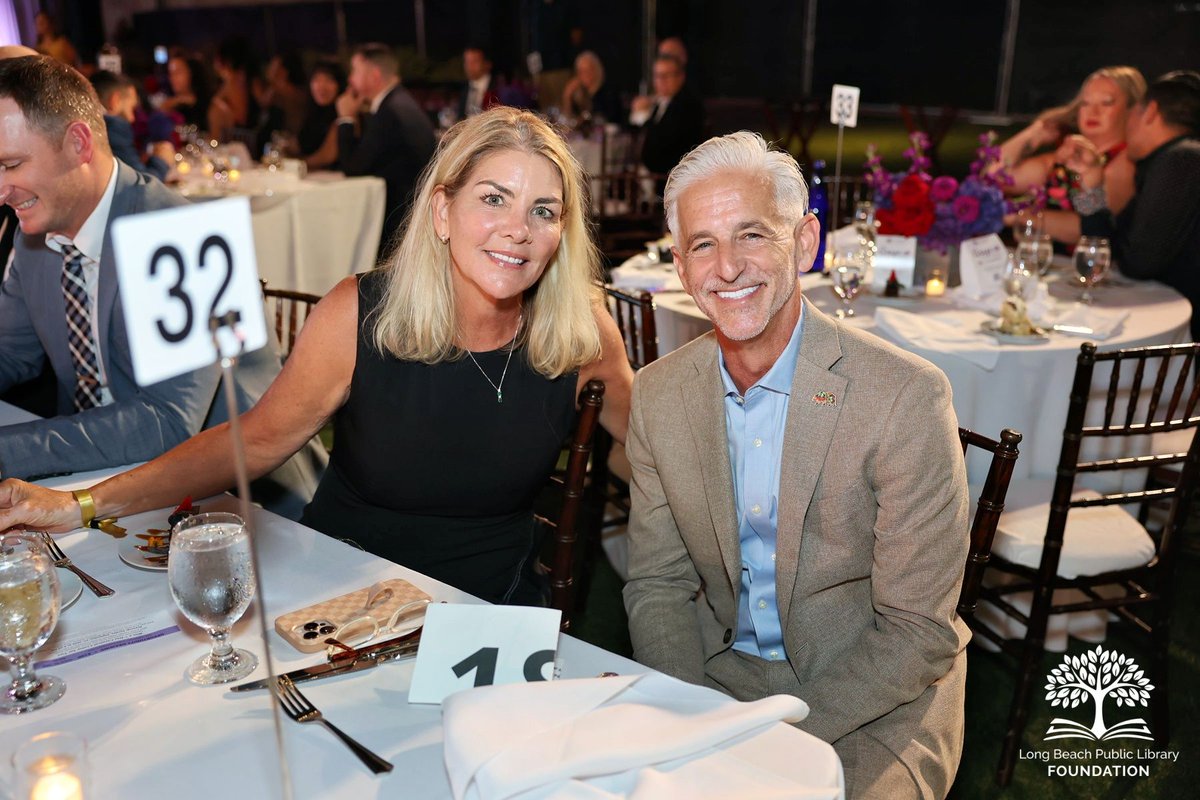 LBPLFoundation's tweet photo. What a night! 🍇 Thanks to everyone who helped us celebrate 30 years of LBPLF at Grape Expectations. Together we raised more than $600K for all 12 Long Beach Public Libraries! 📚💜 See photos at: https://t.co/bimWVk8fbq https://t.co/mfxgOoSdQi