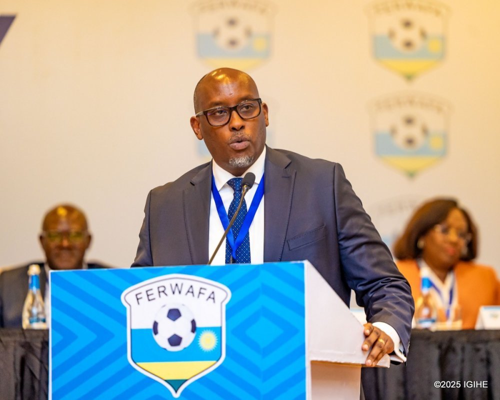 niyomugabojb's tweet photo. @SamKarenzi Mr @FabriceShema #FA president
Aha yatanze isezerano ariko https://t.co/9t2qLVESmA