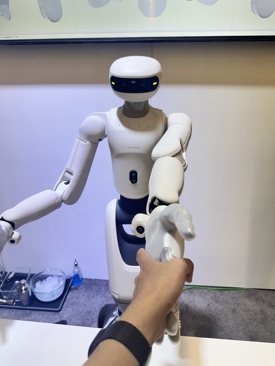 ChengxinYu27's tweet photo. Great to be at #IROS2026 in Pittsburgh! 🤖

So many robotics companies, researchers, and new technologies here. You can really feel how fast robotics and Physical AI are moving.

Tonight, @ManycoreTech × @SpaceFronClub are hosting a cocktail night just 3 minutes from the conference venue. Come grab a drink and chat with us! 🍸

https://t.co/vfCbLMiYZF

#Robotics #PhysicalAI #SpatialIntelligence