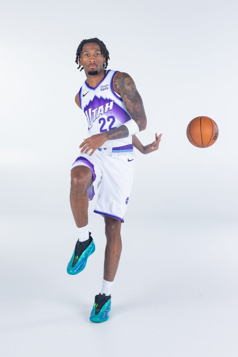 Darryn Peterson's first season with the @​utahjazz is almost here ⏳ 
 [📷](https://pbs.twimg.com/media/HTaKQBiWwAAvpKa.jpg) https://pbs.twimg.com/media/HTaKQBiW