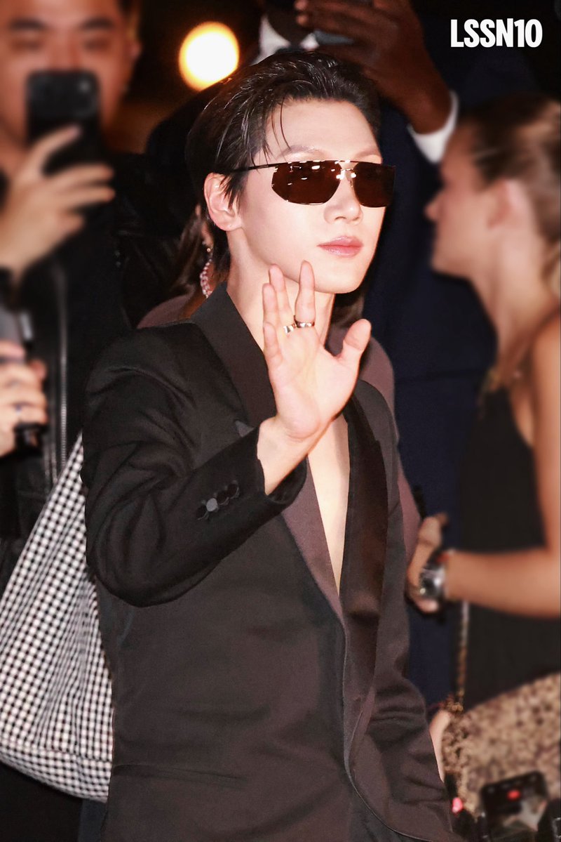 lssn105645's tweet photo. 260929

FINE SH*T

#TENxSaintLaurent
#TENtoParisFashionWeek
#TEN #텐 #เตนล์ #李永钦 @TEN_offcl https://t.co/lBpA1uL85l