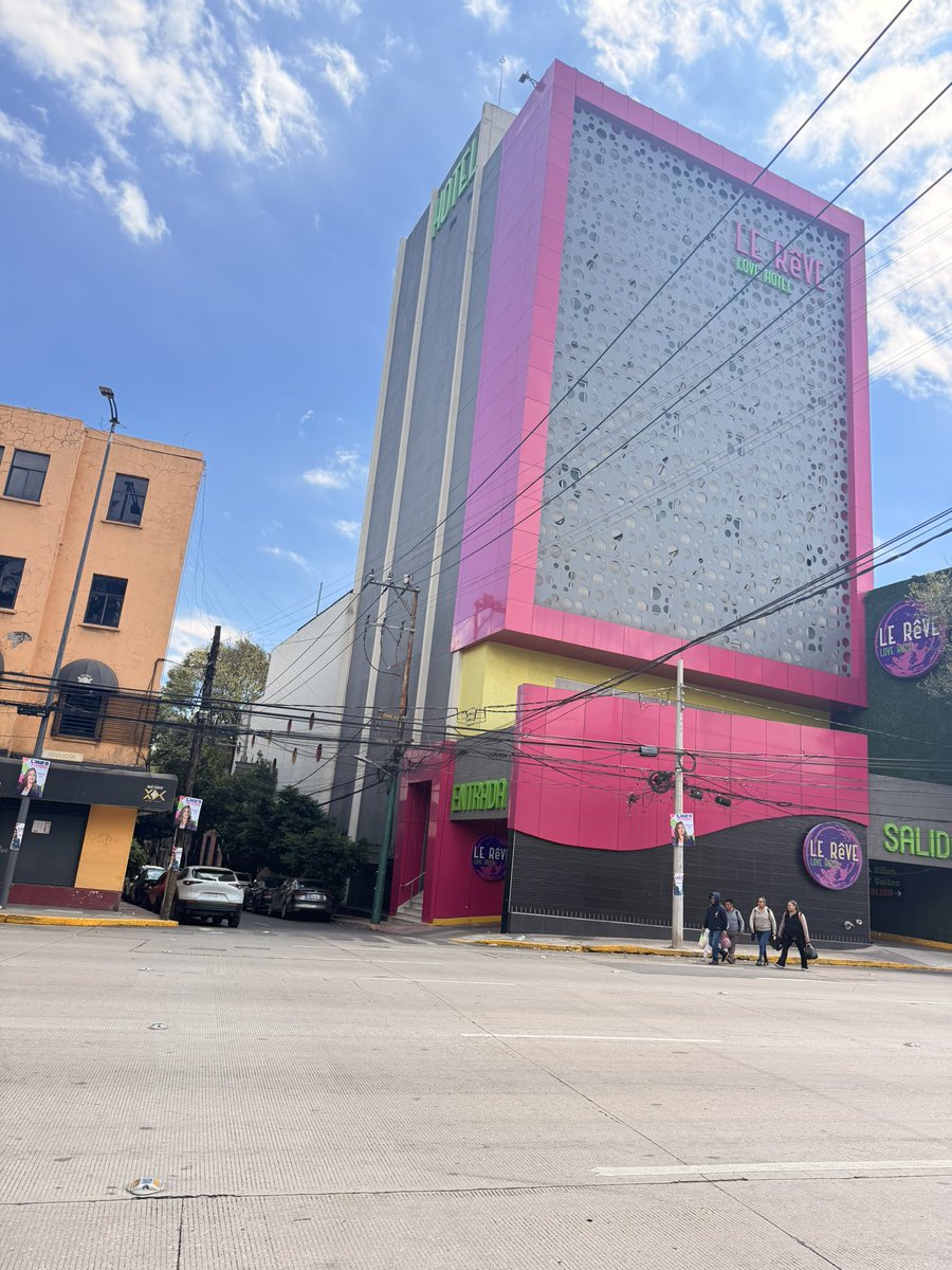 LaPinkMel's tweet photo. De mis oficinas favoritas!!😍❤️‍🔥 https://t.co/JXFXeWt9oB