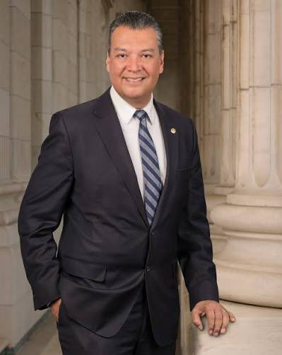 Milajoy's tweet photo. Wanna know what PISSES ME OFF? 

Democrat Senator Alex Padilla won his last election by 2,399,684 votes.

California had 2,791,593 duplicate registrations.

Understand why this is a problem? https://t.co/6BqFSy37vb