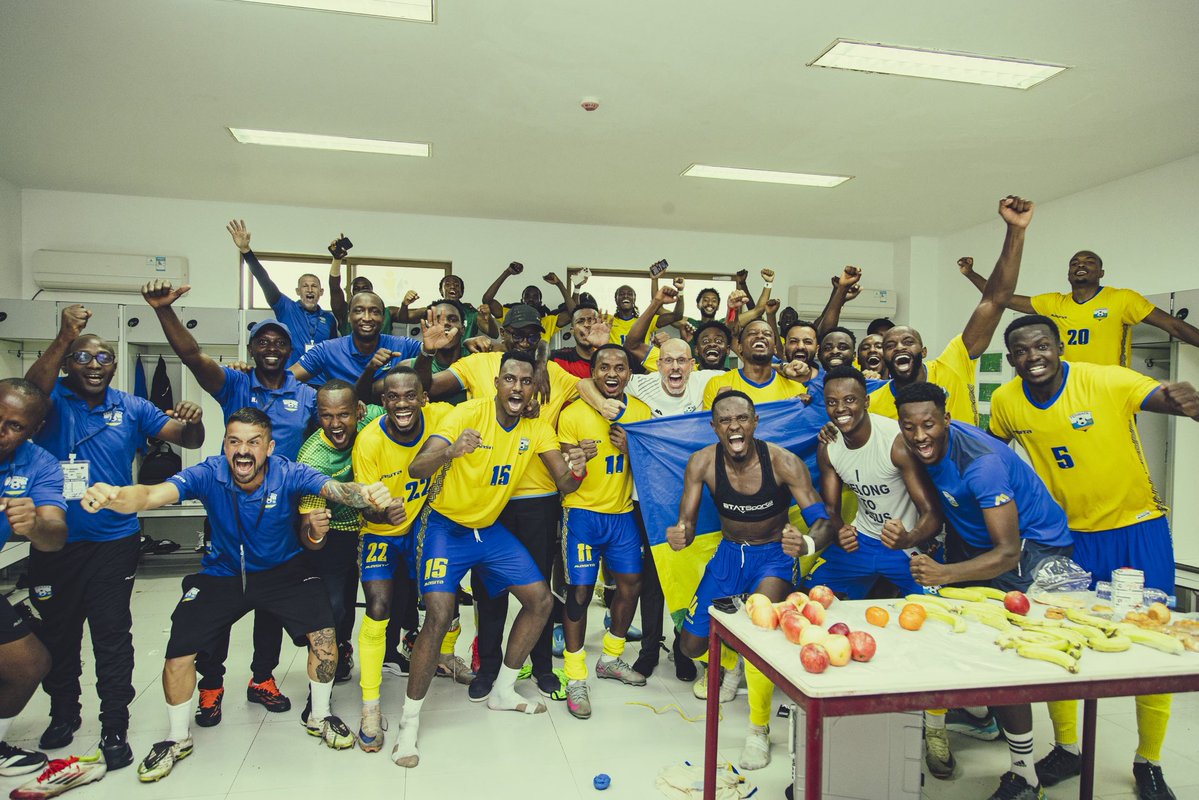 FERWAFA's tweet photo. IBYISHIMO BIRAHENDA

Ni ijoro ry’ibyishimo,
 Ijoro ry’Amavubi.

INTSINZI BANA B’U RWANDA,
Ni aho ku wa Gatanu i Kigali.

#TuriAmavubi https://t.co/RlhV7PhDiE