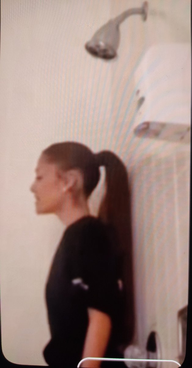 MichelTayooo's tweet photo. @arianagrande https://t.co/x4InEiCaV7