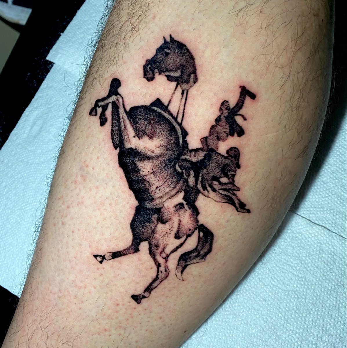 jarkonez's tweet photo. Eis que seu trabalho é tatuar referências de um jogo indie da Estônia https://t.co/X7zRKx6LhG