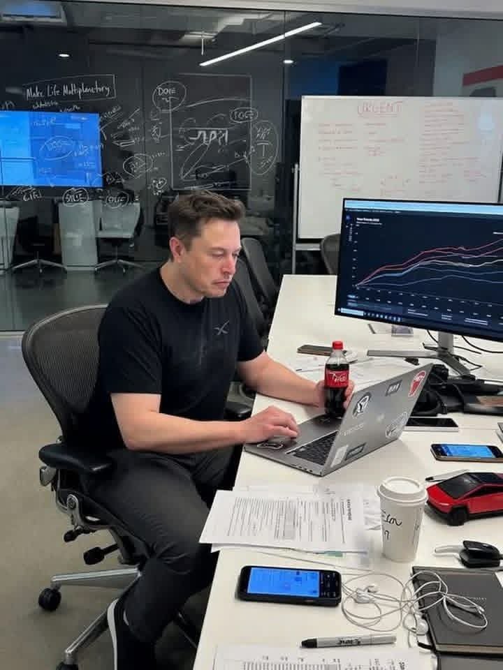 HOTMAGAX's tweet photo. Do you think that Elon Musk is a good man??

Yes  🟢
 
No  🔴 https://t.co/4XmxUUH93I