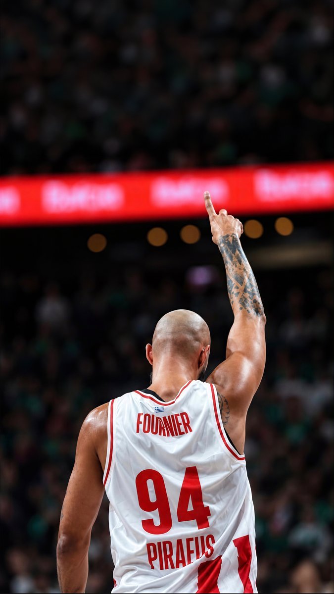 Karaflademon's tweet photo. ⁴ᵏ #Wallpaper | #OlympiacosBC | @EvanFourmizz https://t.co/P7T4vkoxSC
