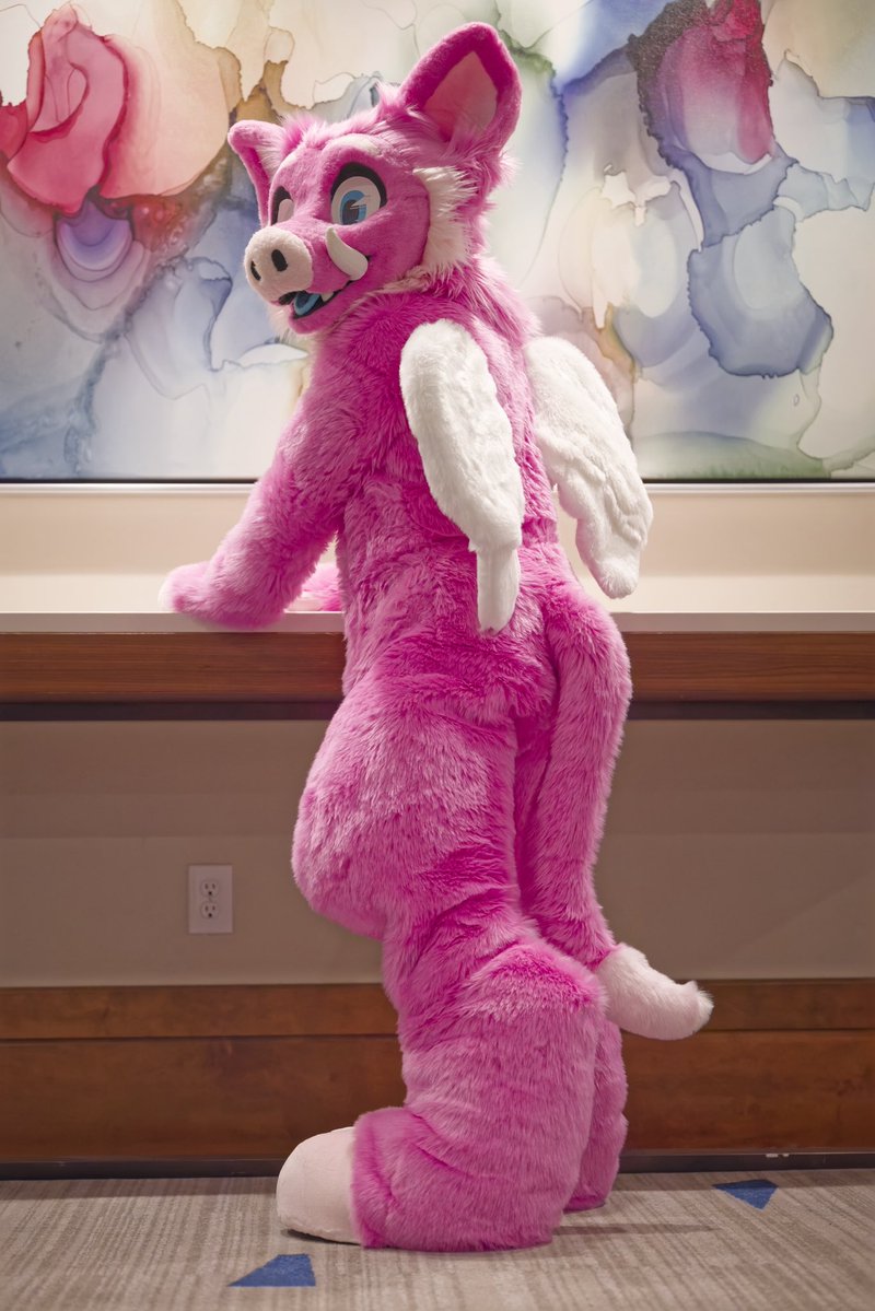 ClimbViaBeaver's tweet photo. Never shared the good photos of Grothe from Megaplex! I’m still simping over how good she looks! 
I’m very honored to have been able to make this body suit for @PinkFlyingBoar 

📸 _slushie https://t.co/wKwY5oNSqt