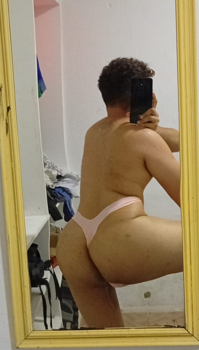 HardNovin's tweet photo. Alguém aqui gosta de comer passivinha de calcinha? 🙈😏🥵 https://t.co/xkLa9dewbW