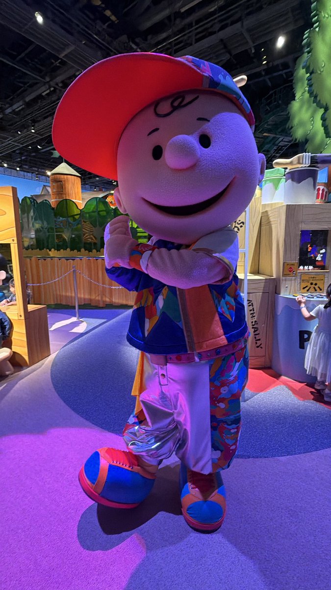 michiko44548405's tweet photo. レッツスマイルトュギャザー
元気いっぱい

#USJ
#USJファン
#peanut.#チャーリーブラウン https://t.co/FxomZ7owoX