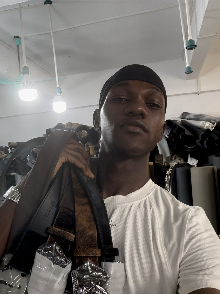 Bellosanusichul's tweet photo. Nobody asked for it, I just had to make it.

A belt unlike anything I’ve seen before. https://t.co/m08RRzCDQI