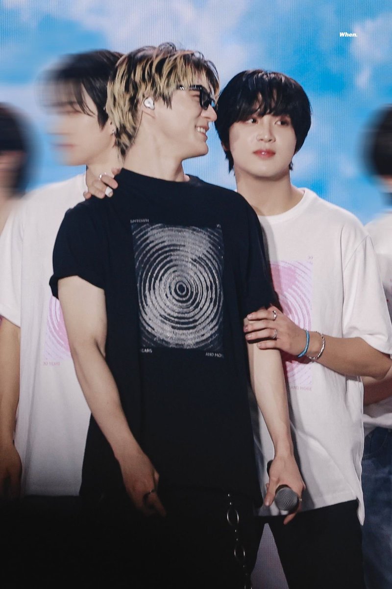 mynohyuckie's tweet photo. haechan has always known how to handle jeno https://t.co/LOiw3Rgqp9