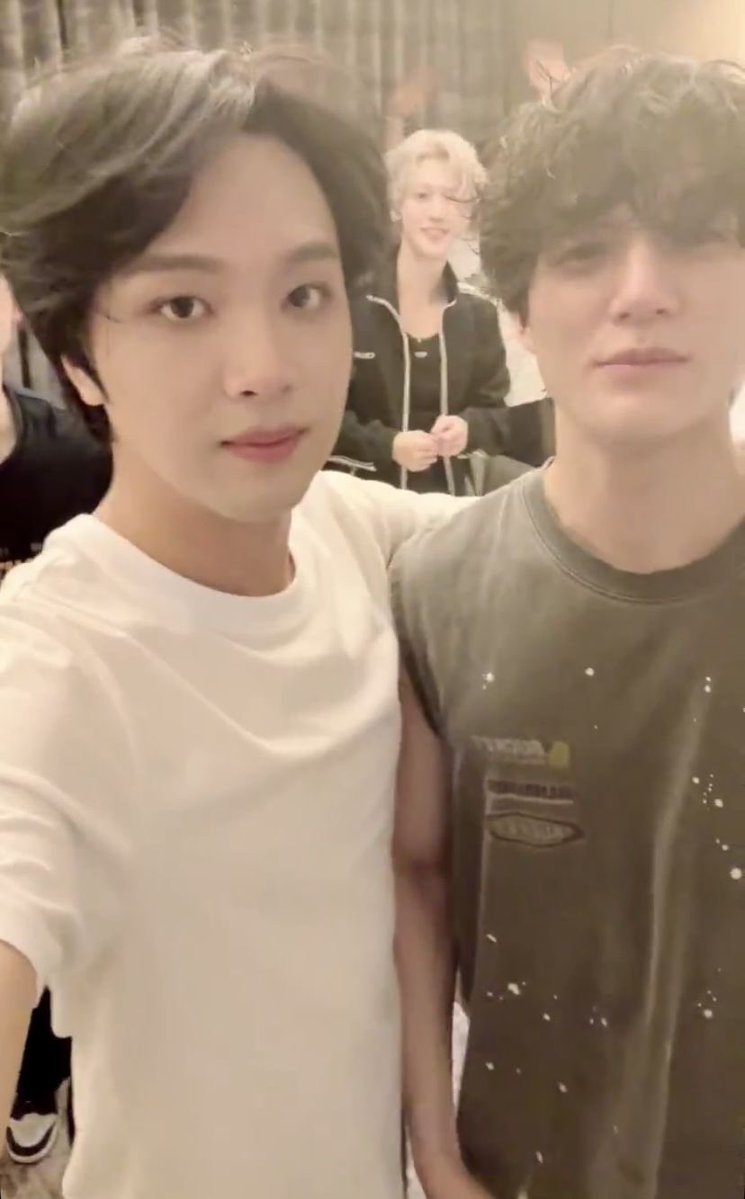 mynohyuckie's tweet photo. haechan has always known how to handle jeno https://t.co/LOiw3Rgqp9