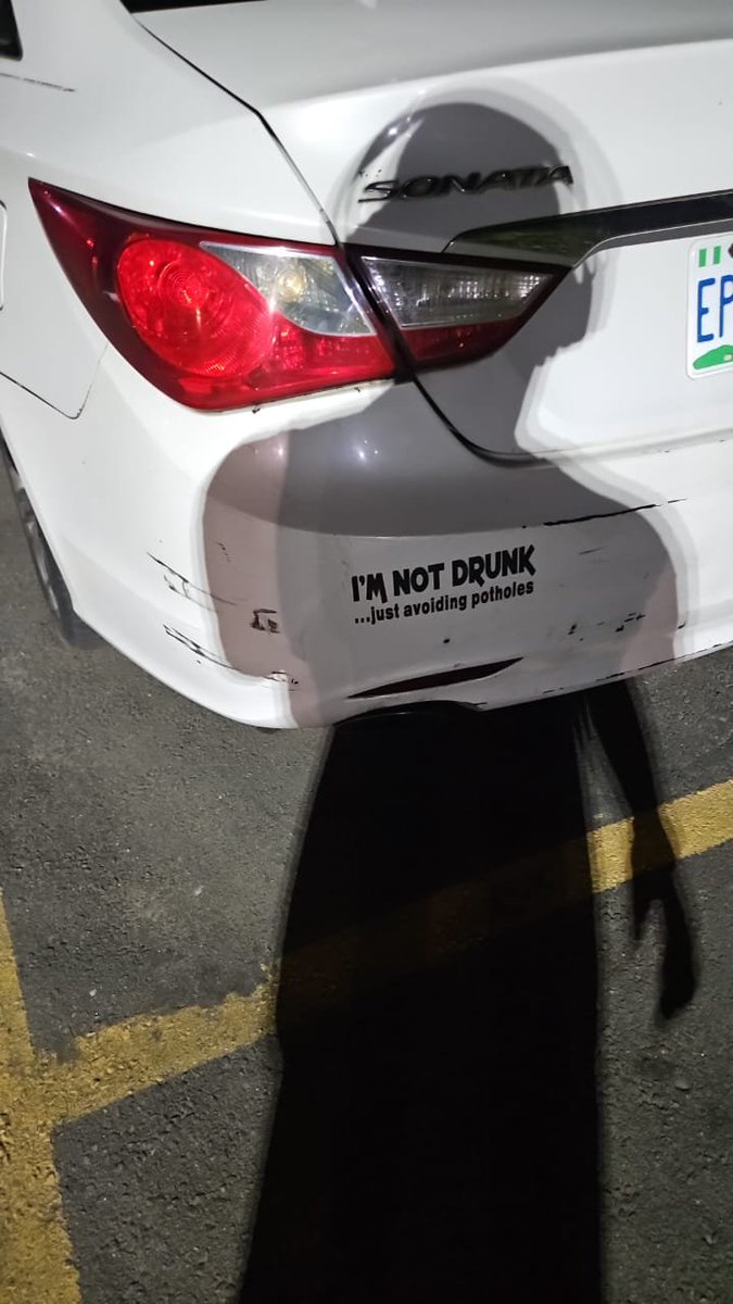 Chxta's tweet photo. Necessary disclaimer on Lagos roads. https://t.co/ODos9jlGwf