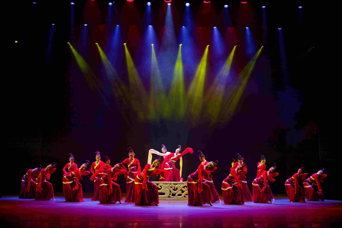 DenishaCrun8x's tweet photo. Noche de teatro increíble con la obra clásica que todos amamos! Las actuaciones de los actores fueron cautivadoras, cada escena me mantuvo al borde de mi asiento. No te pierdas los próximos espectáculos!， https://t.co/gwvdij5RaE