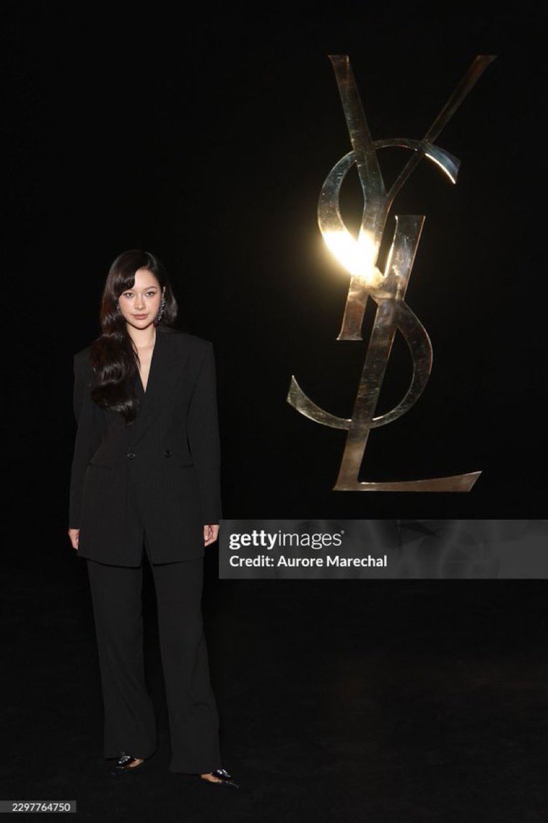 milkfamily__'s tweet photo. Our BA @YSL @panlyyy with @GettyImages again!! 🖤🐈‍⬛❤️‍🔥

MILK PANSA SHINE PFWSS27
#YSLxMilkPansa 
#MilkPansa 
#SaintLaurentSS27
@YSL @panlyyy https://t.co/7I7HKkpChc