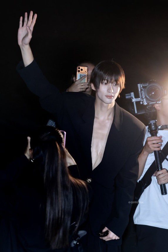 LevoreMagazine's tweet photo. Anton of RIIZE appears in a new photo from the Saint Laurent show in Paris. 🖤✨

#ANTON #RIIZE #SaintLaurent #YSL #ParisFashionWeek #PFW #Fashion https://t.co/EgL3FDCC6t