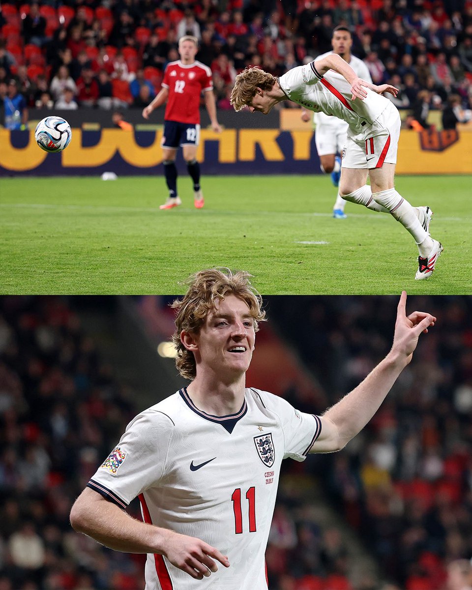 England's tweet photo. Heading us ahead! 👊

@anthonygordon 🔥 https://t.co/zcDeXI7yGN