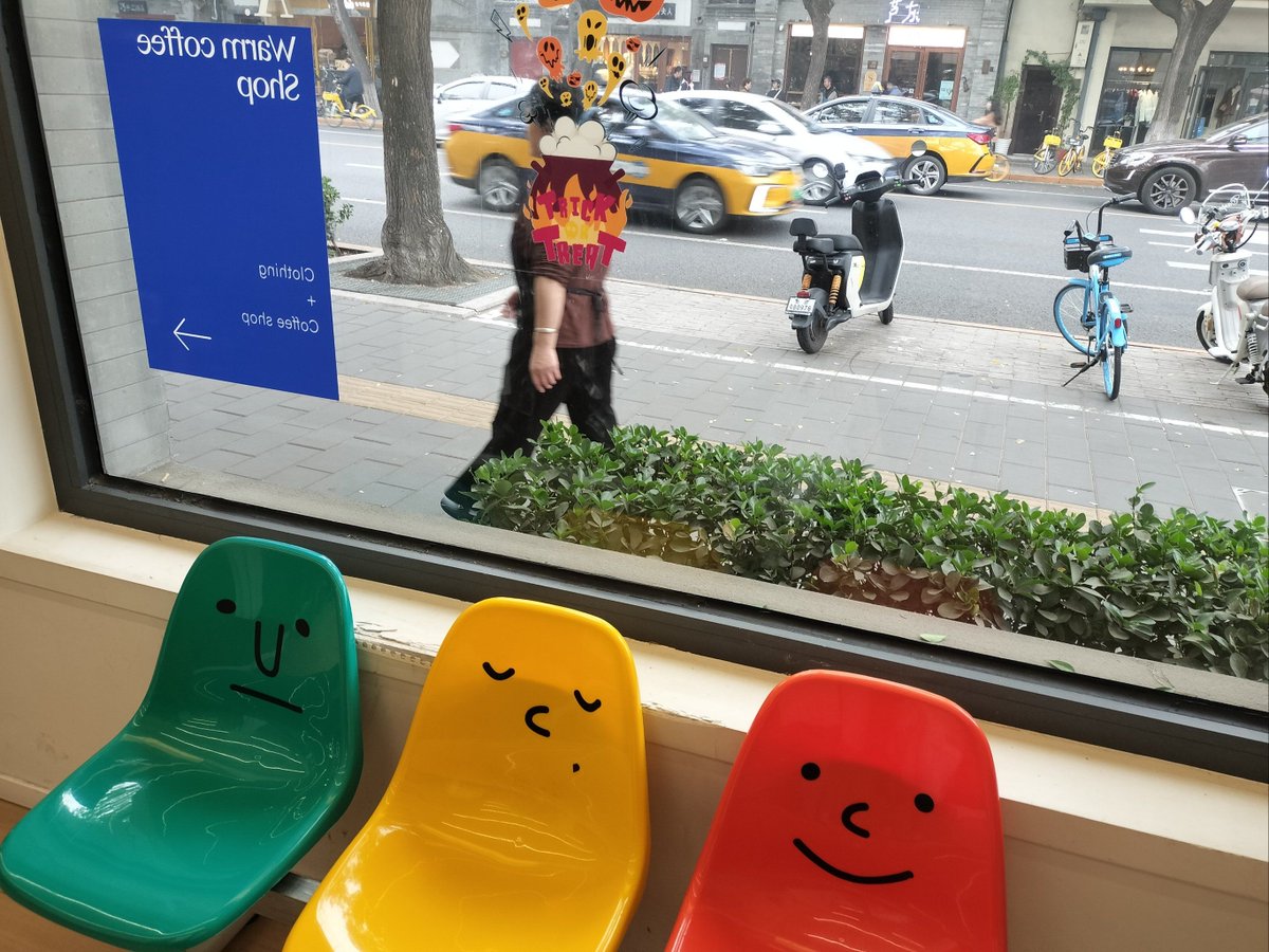 brixnxp615's tweet photo. When you accidentally meet your ex at a cozy café, sitting with稼瞪, 怂掩乔 behind the sunglasses, hoping no one notices you. https://t.co/EF5vOwpMnv