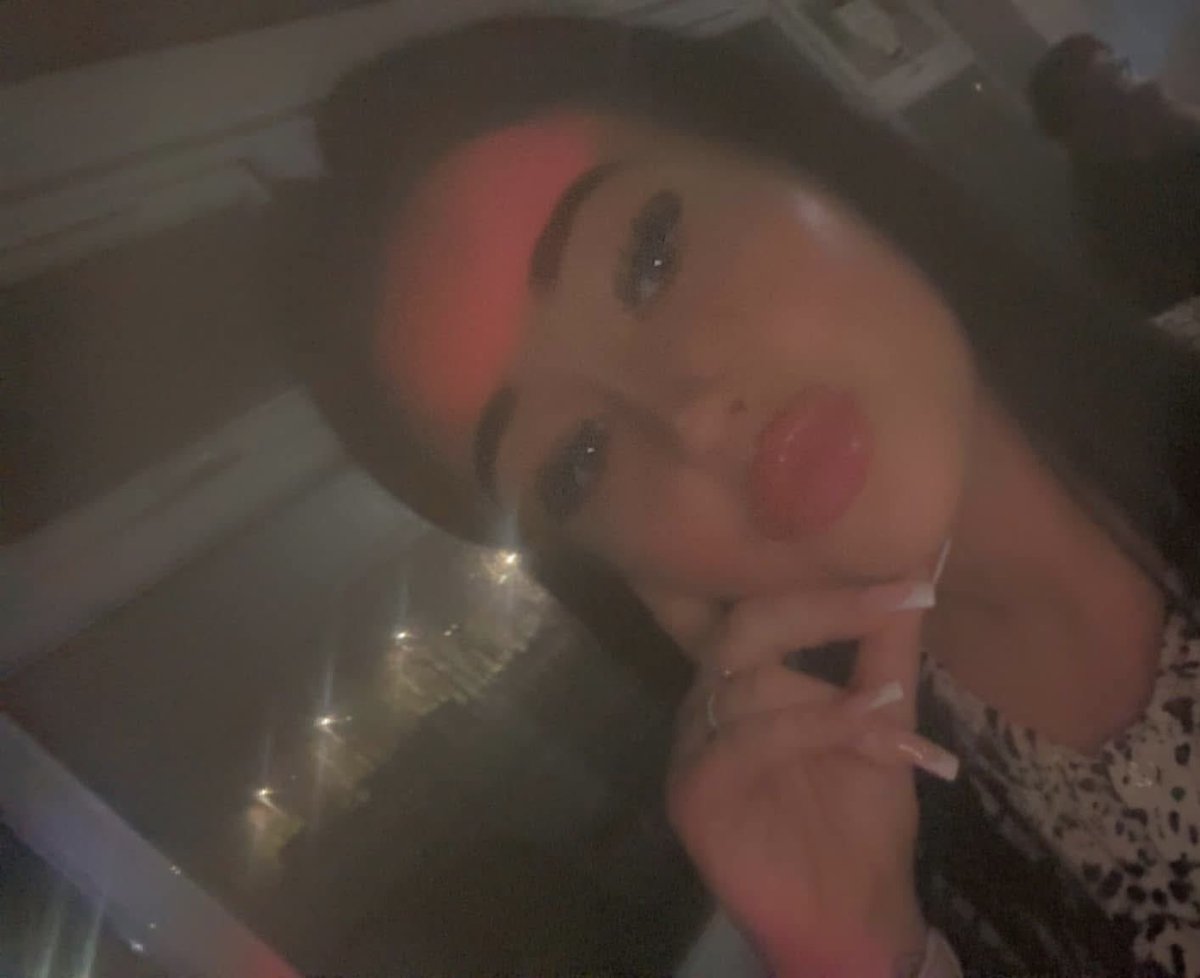 Chloxxoe's tweet photo. Looking this good on a night out and hubby don’t want me?! Sure I can find someone who does🤫 https://t.co/980hZ9gXPM