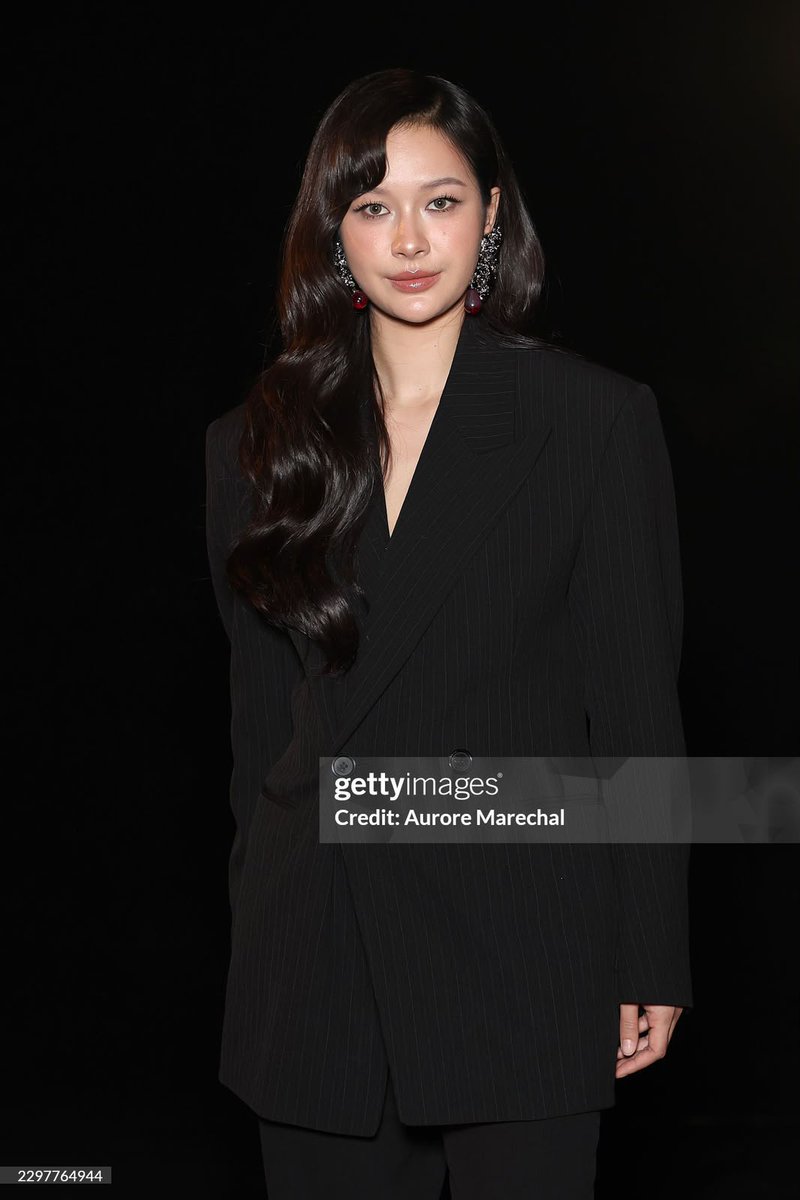 TheePopCore's tweet photo. Milk Pansa looks phenomenal at the Saint Laurent show. https://t.co/wZDPgTYemu