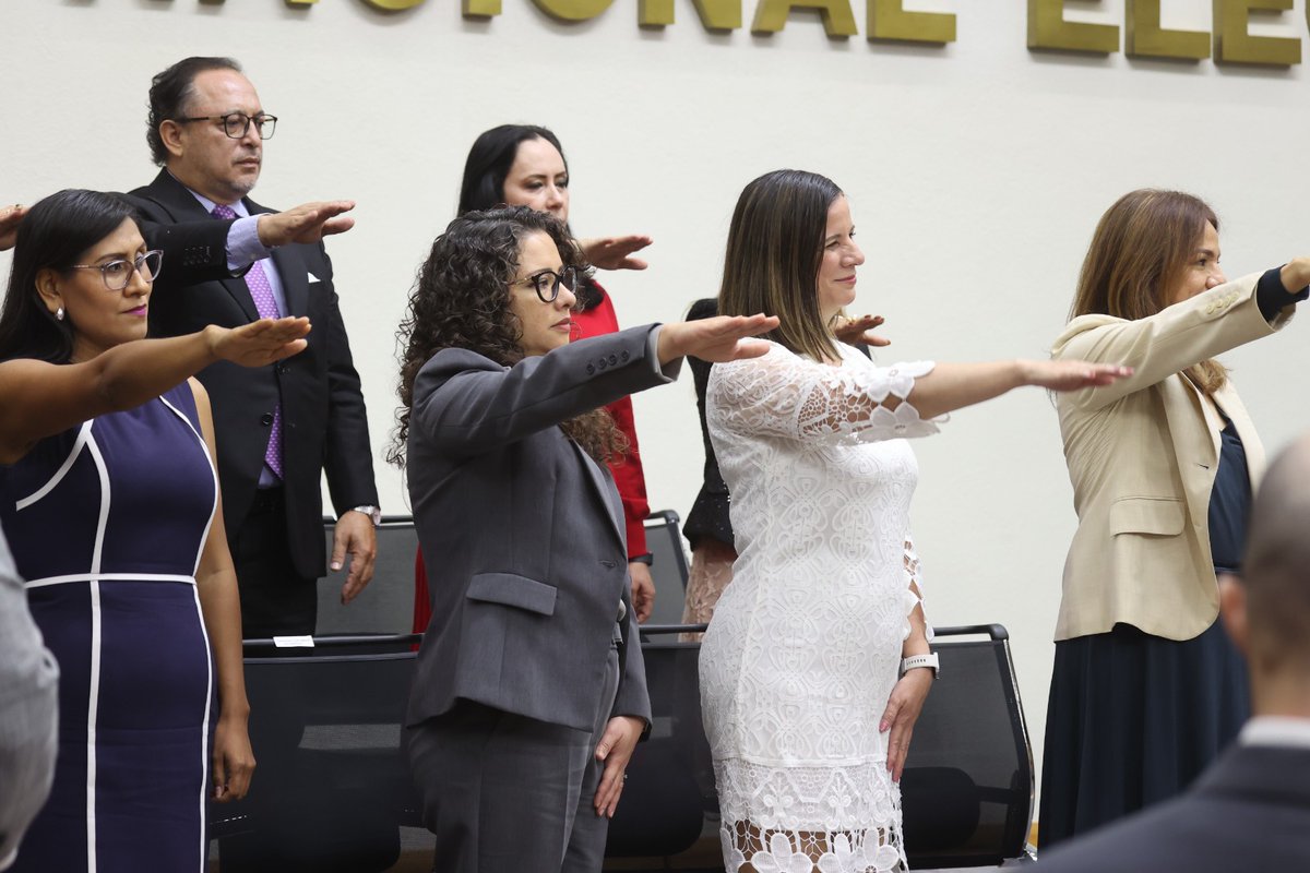 NormaIreneD's tweet photo. Deseo el mayor de los éxitos para quienes a partir del día de hoy ocuparán las Vocalías Ejecutivas del #INE en Chiapas, Coahuila, Durango, San Luis Potosí, Sonora, Tabasco, Tlaxcala y Veracruz.

Su función será primordial, principalmente en el Proceso Electoral Federal 2026-2027 https://t.co/qQ9ziYlVoy
