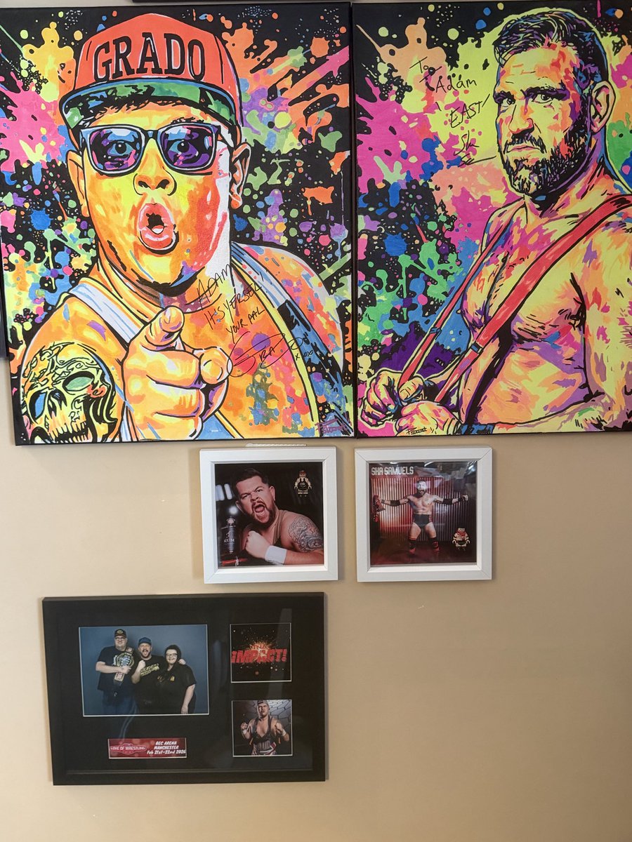 cookieadz's tweet photo. Oioi check these bad boys out thank you taking the time to sign them @gradowrestling @Shasamuels https://t.co/eCOr5mHNTX