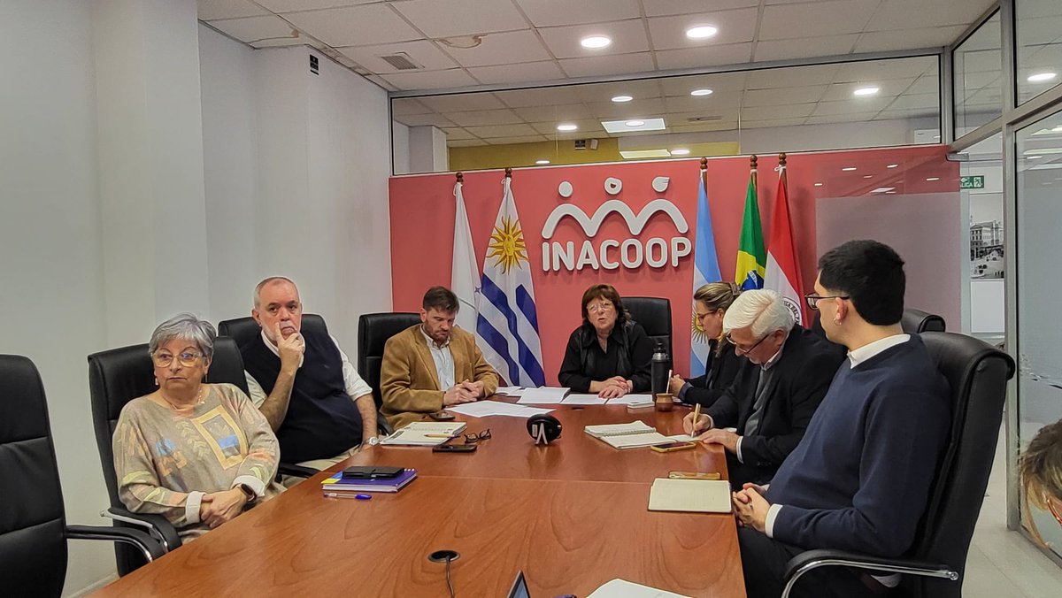 inacoop's tweet photo. Hoy se realizó la LXXVIII sesión ordinaria de la Reunión Especializada de Cooperativas del @mercosur
con representantes de Argentina, Brasil, Paraguay y Uruguay.

@Dan_Saler compartió los principales resultados de la Conferencia Mundial de @icacoop y @CoopAmericas, realizada en Panamá.   Uruguay, en su presidencia pro tempore de la RECM, anunció una actividad para el 21 de octubre, con

@GiuseppeGuerin1, presidente de Cooperatives Europe, sobre las oportunidades y desafíos del cooperativismo ante el acuerdo Mercosur–Unión Europea.