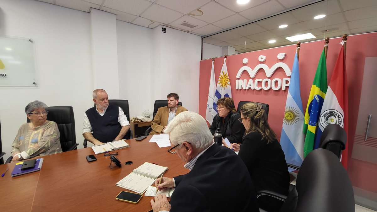 inacoop's tweet photo. Hoy se realizó la LXXVIII sesión ordinaria de la Reunión Especializada de Cooperativas del @mercosur
con representantes de Argentina, Brasil, Paraguay y Uruguay.

@Dan_Saler compartió los principales resultados de la Conferencia Mundial de @icacoop y @CoopAmericas, realizada en Panamá.   Uruguay, en su presidencia pro tempore de la RECM, anunció una actividad para el 21 de octubre, con

@GiuseppeGuerin1, presidente de Cooperatives Europe, sobre las oportunidades y desafíos del cooperativismo ante el acuerdo Mercosur–Unión Europea.