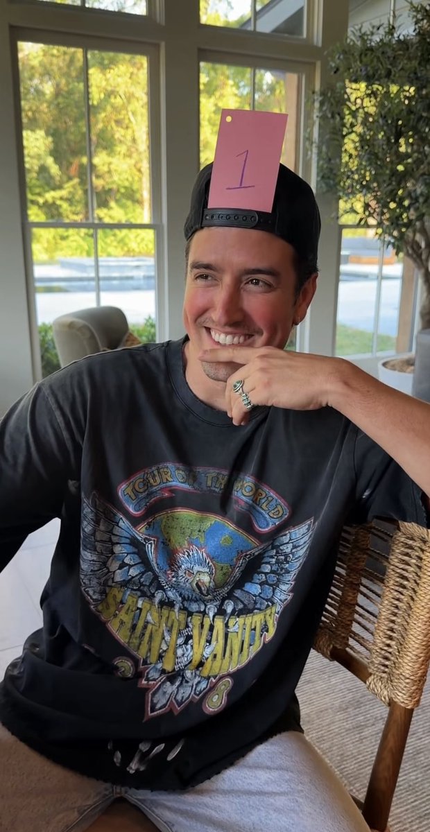 DibsOnCarlos's tweet photo. Logan Henderson has the most contagious smile in the world and you can’t convince me otherwise.

@1LoganHenderson https://t.co/2kZt1JRCGc