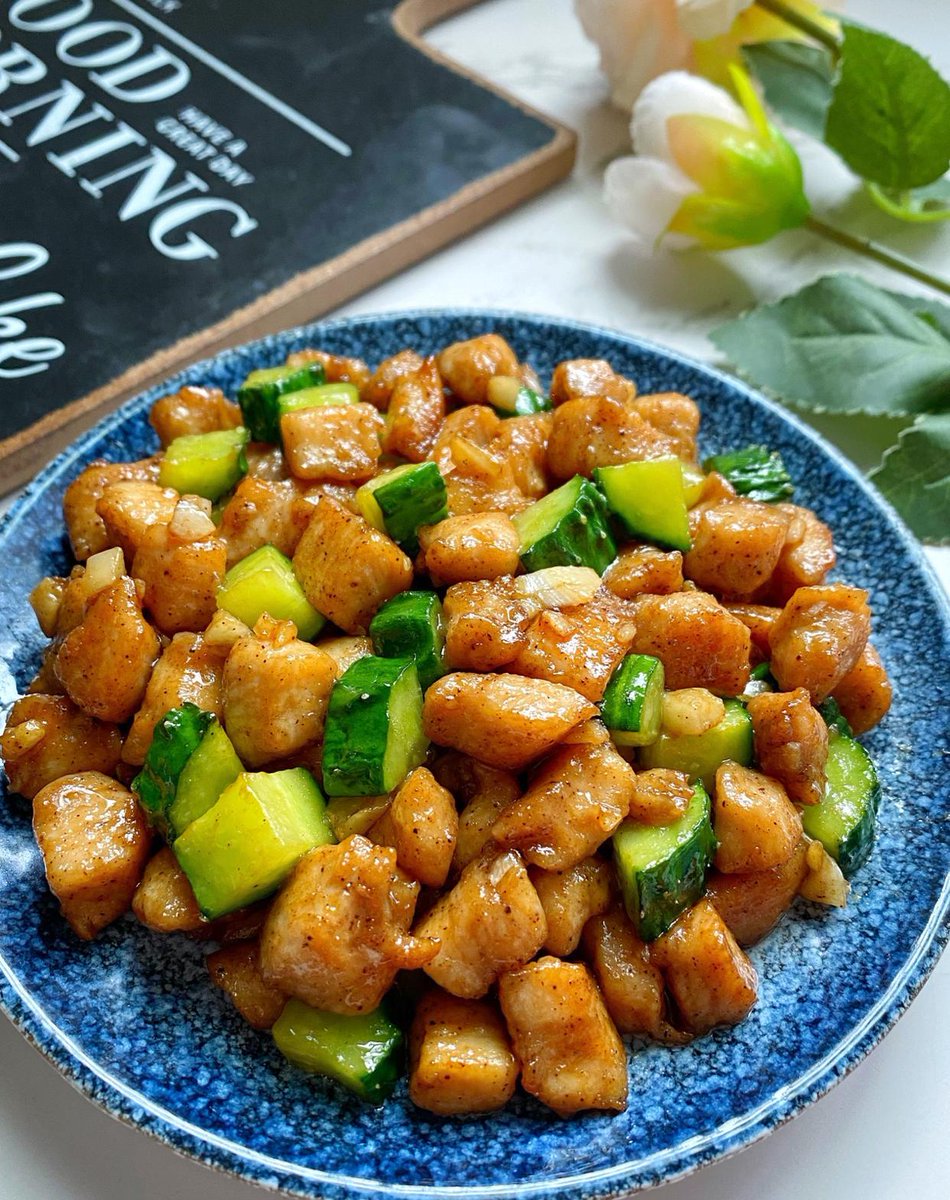 NelidaCarkrb7's tweet photo. [Comida para bajar grasa fácil: pechuga de pollo a la plancha + verduras frescas. Ligera, saciante y deliciosa!]， https://t.co/a3gUq1XOAH
