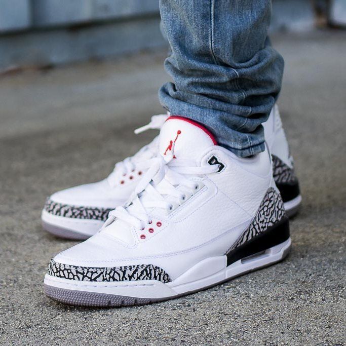 JustFreshKicks's tweet photo. The Air Jordan 3 OG “White Cement” returns Summer 2027 🐘

• True to OG
• Nike Air
• $215

No pre-aged look. No yellowing. Pure white upper https://t.co/w7avT0wAHt