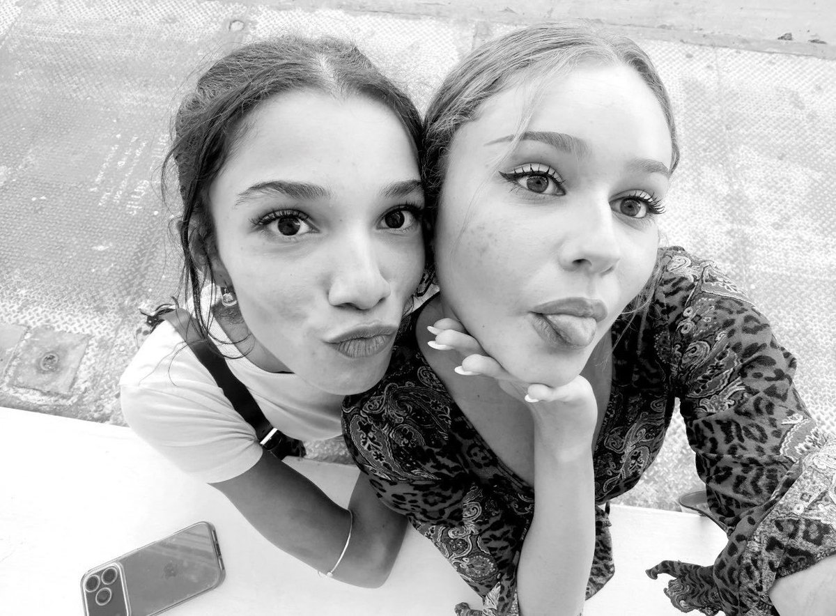 fakzlvsloverruk's tweet photo. RUBY Y MALIA RUBY Y MALIA RUBY Y MALIA JUNTAS OTRA VEZ https://t.co/zYgZJcZRmG