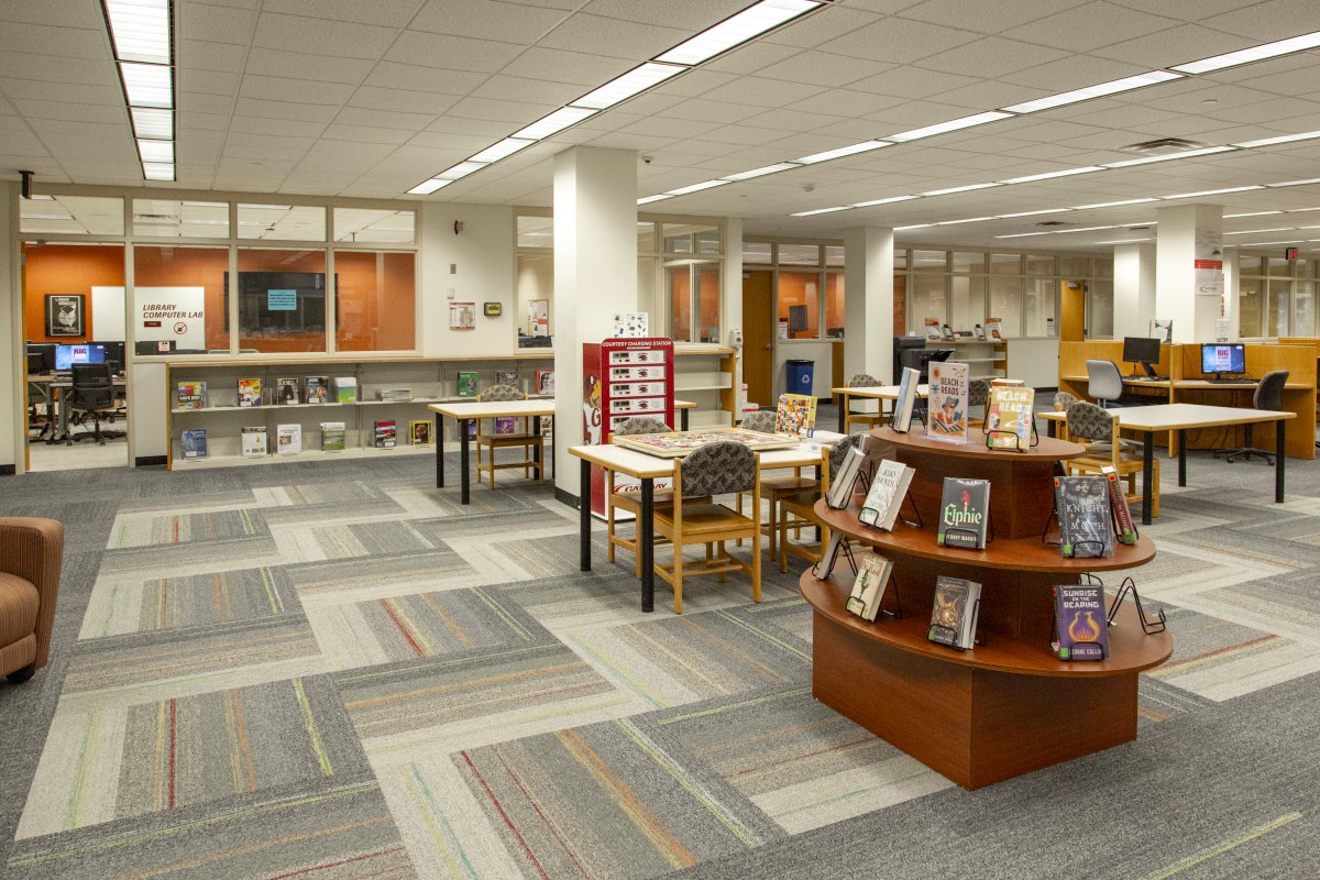 gatewaytech's tweet photo. Gateway's libraries are fantastic resources that are available to you completely free! Beyond the endless amount of printed media, our libraries can provide you with a loaner laptop or camera, printing services, a quiet place to study and more. https://t.co/RmIgev9FaK https://t.co/sXaPX3p40z