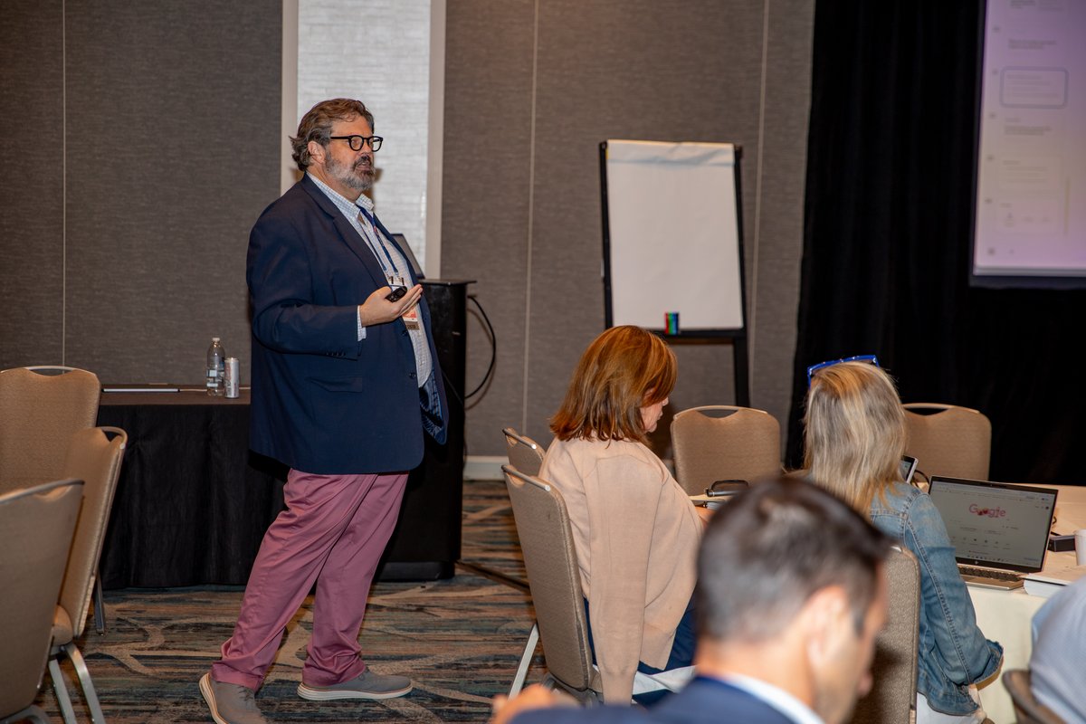 epnacusa's tweet photo. Capturing the energy and connections at E3n Enroll26! Here are a few highlights through our lens. 📸✨
.
.
.
#E3nEnroll26 #EventPhotography #CorporateEvents #EventProfs #epnac #eventphotography https://t.co/xjEeLSjwxr