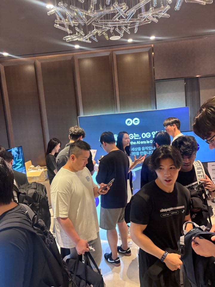Quark_Chain's tweet photo. Starting KBW week at The Bridge Summit 🇰🇷
Great to connect with builders, investors, and teams from across the global Web3 ecosystem — and exchange ideas on what’s next for blockchain infrastructure.