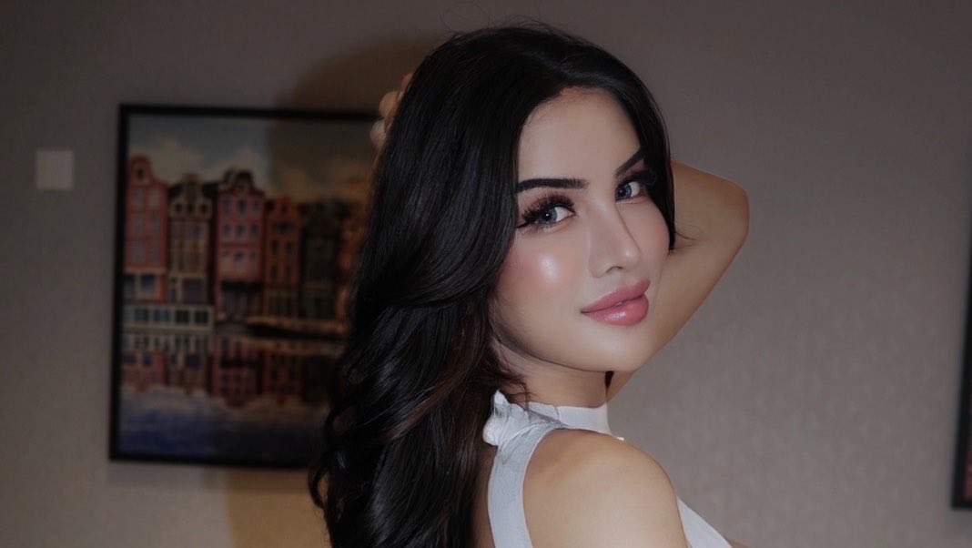 ChastityVee1's tweet photo. #ladyboy_riyadh 
#ladyboy_saudi 
#ladyboy_both_in_Riyadh

                     ✿ ✿ ✿ ✿ ✿ https://t.co/bK2tn9i35t