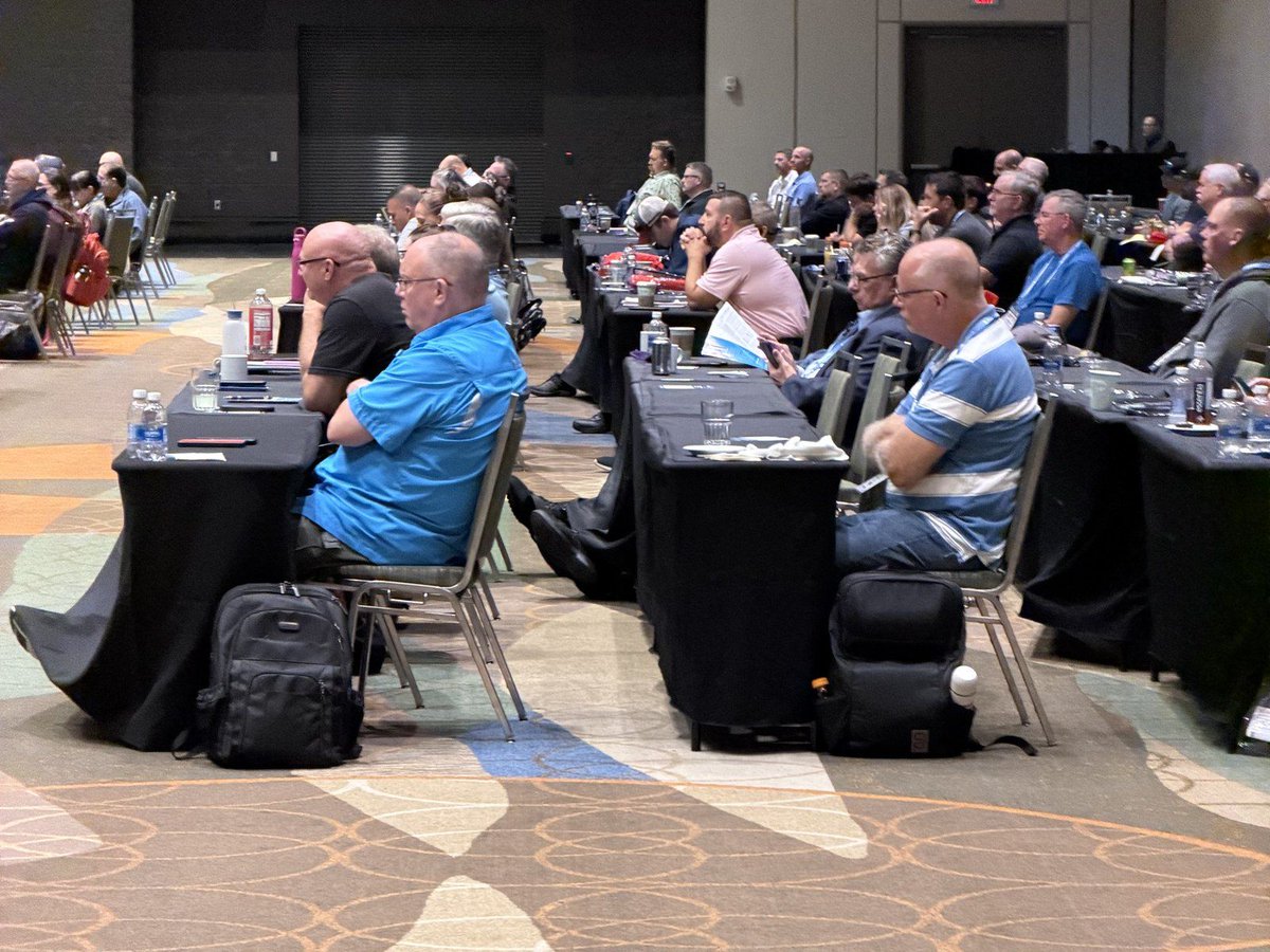 NAEMT_'s tweet photo. A full house at the World Trauma Symposium in Orlando. The afternoon session is digging into prehospital spine care and the room is locked in.
#WTS2026 #NAEMT #EMS https://t.co/DIQDoVPuo9