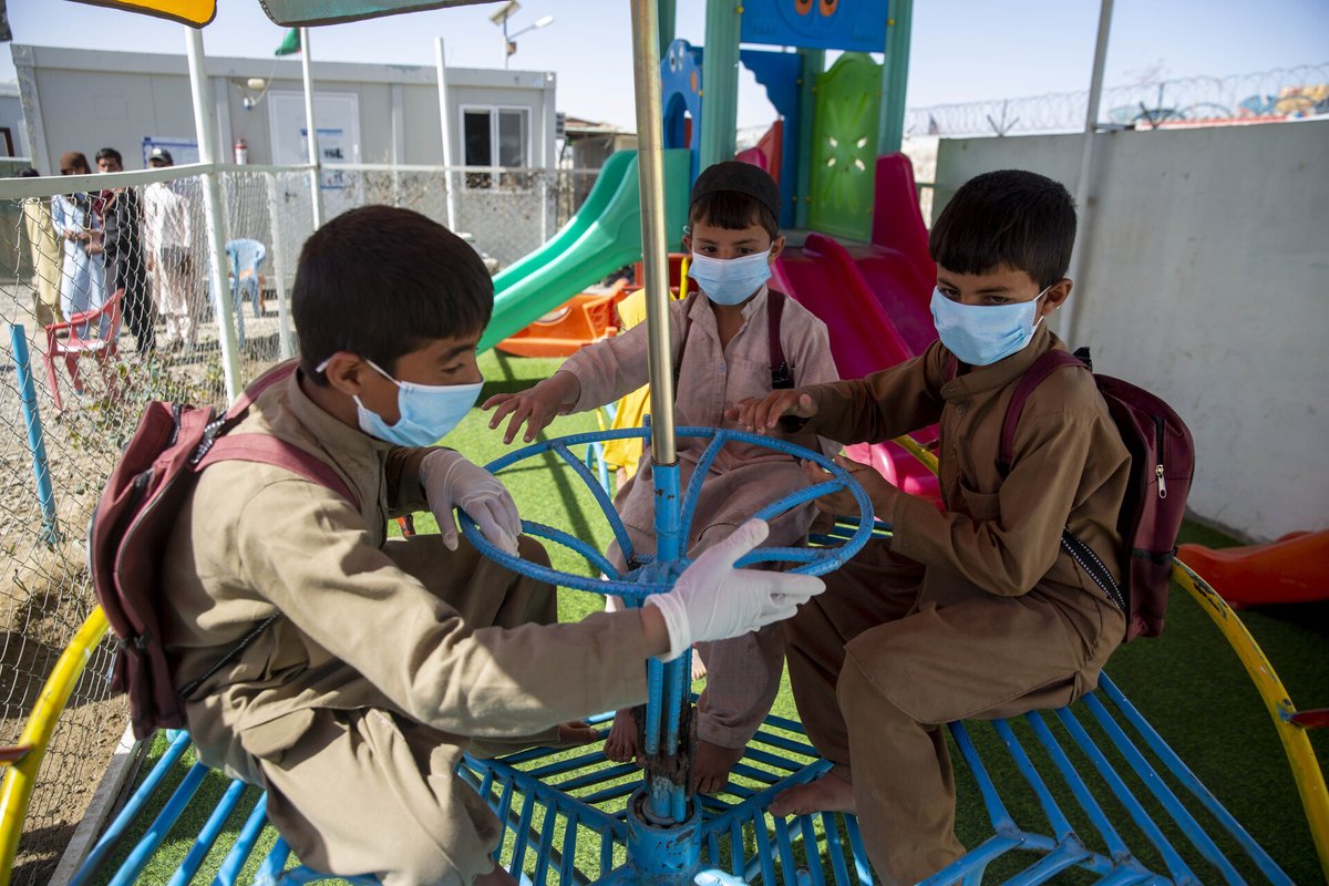 UNMigNetwork's tweet photo. 📊 Many migrants still face structural, legal, practical and linguistic barriers to services.
Better data helps identify gaps, target solutions and expand access for all.
#Inclusion #DataForInclusion #GCM #IMRF2026 https://t.co/5FrGFmMTnO