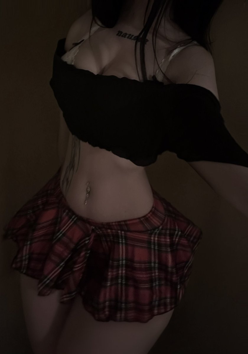 xiavampire's tweet photo. let me drain uu https://t.co/C6qYH1agCg