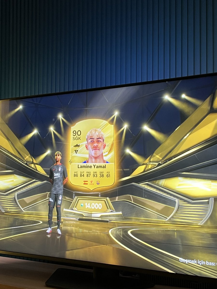 BatmanJK_'s tweet photo. Haftalık Rush görevlerini yapıyordum 82+ x2 paketinden gelene bak şaka mı yapıyorsun yaaa @EASPORTSFC https://t.co/tZ2mX4Biwv