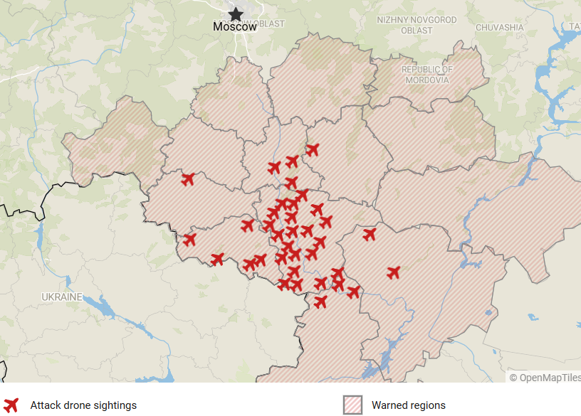 Osinttechnical's tweet photo. Major Ukrainian attack drone raid into Russia ongoing tonight, with local channels reporting hundreds of drones heading towards the Volga River basin route. https://t.co/u2uCS8bfMi