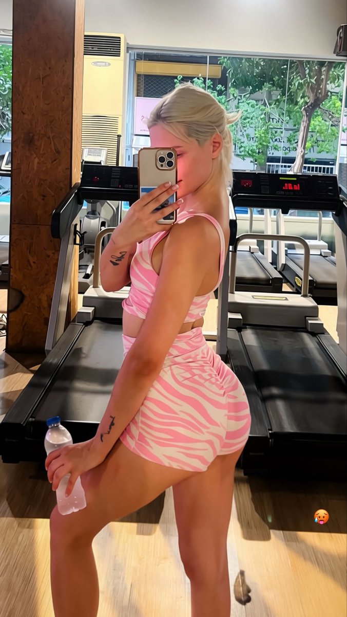 Christy_whitee's tweet photo. Do you like gym girls ? 😋 https://t.co/KIYk3cZ2MJ