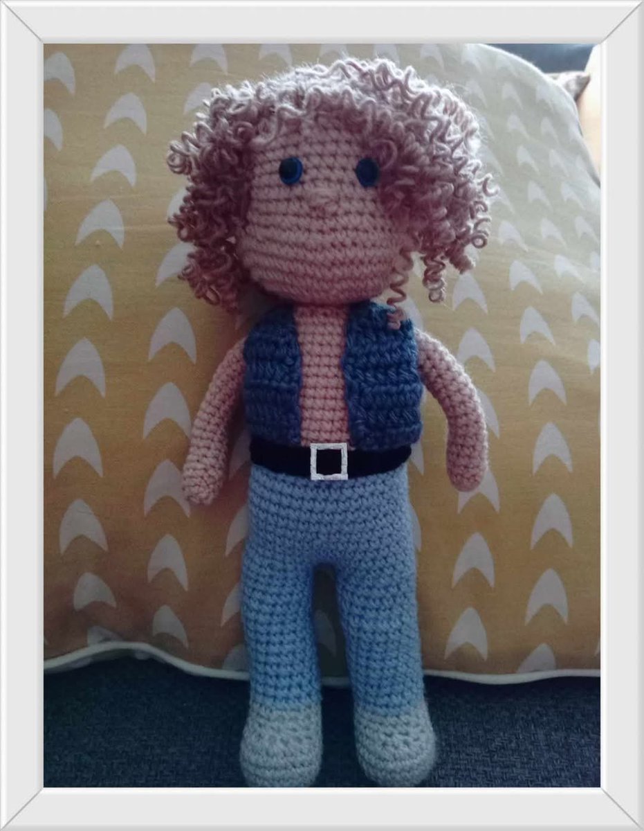 Robert374374141's tweet photo. Introducing the knitted #RobertPlant rock legend #BlackCountry boy #LedZeppelin @RobertPlant #Vinyl https://t.co/gojZNXMe3e